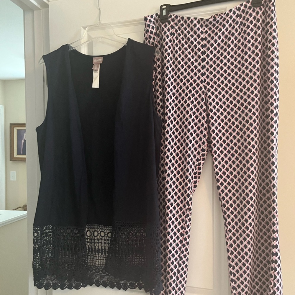 Chico's Black and White Geometric Women's Pants